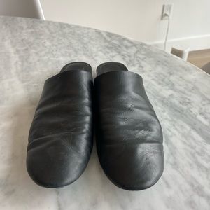 Vince soft leather slides